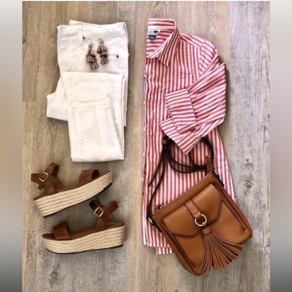 Styling White Pants for Women over 40 - Picture 13 of 13